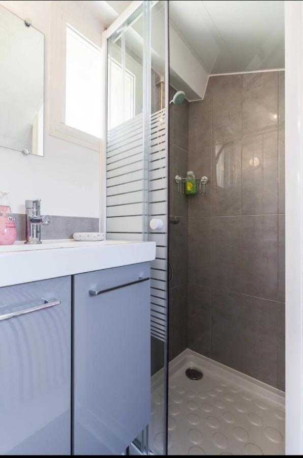Homelivia, Attic Room -Mansarde Sous Les Toits De Nice Luaran gambar