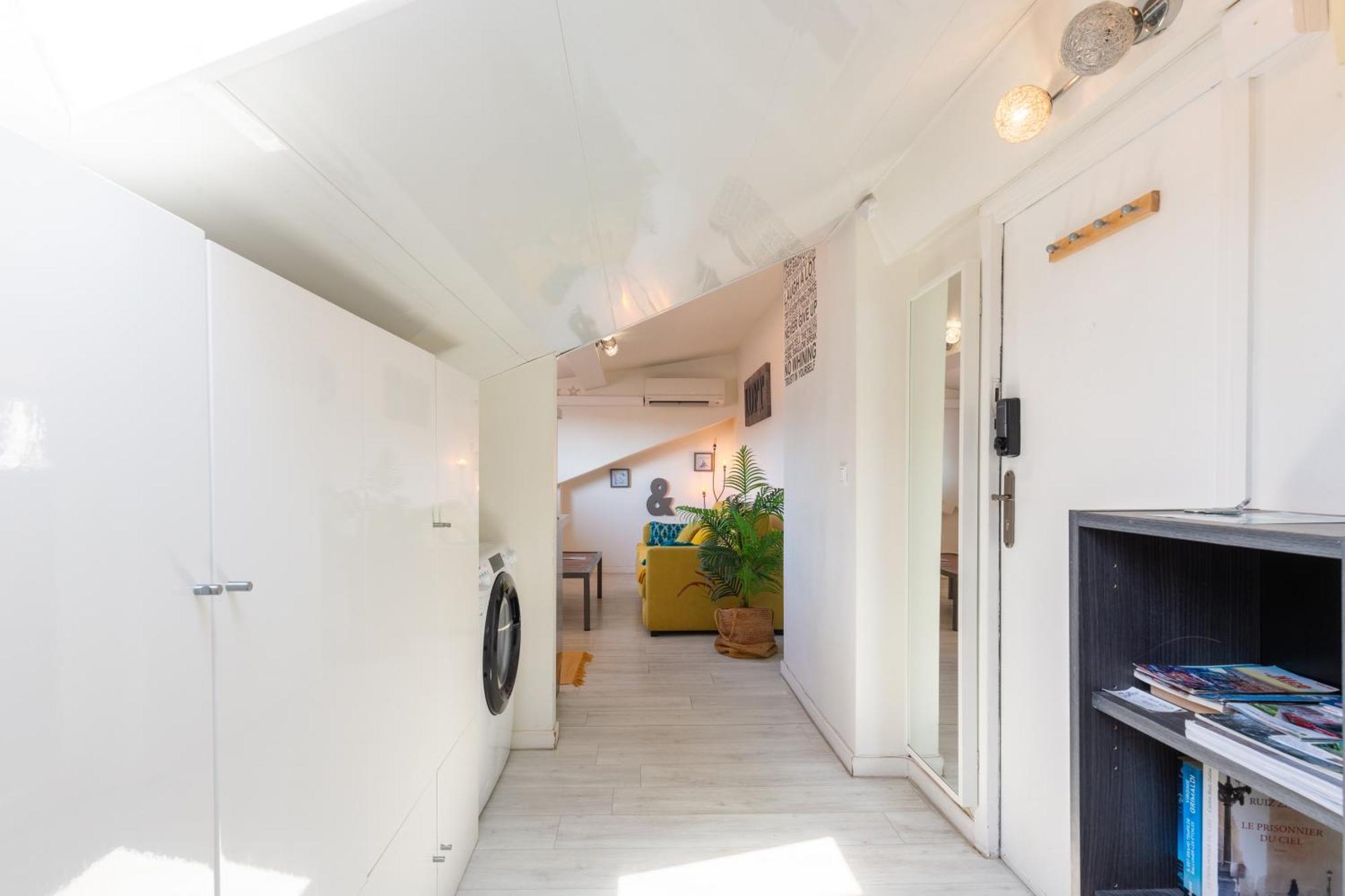 Homelivia, Attic Room -Mansarde Sous Les Toits De Nice Luaran gambar